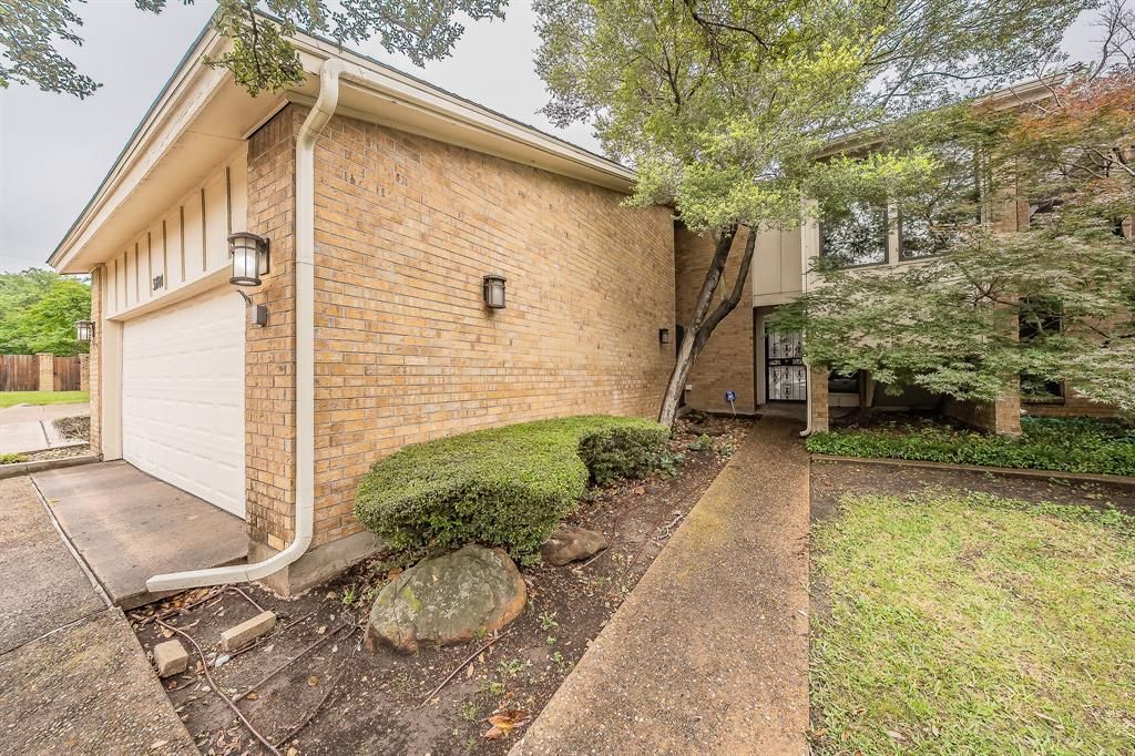 Photo of 3704 Hulen Park Drive, Fort Worth, TX 76109 (MLS # 21246003)
