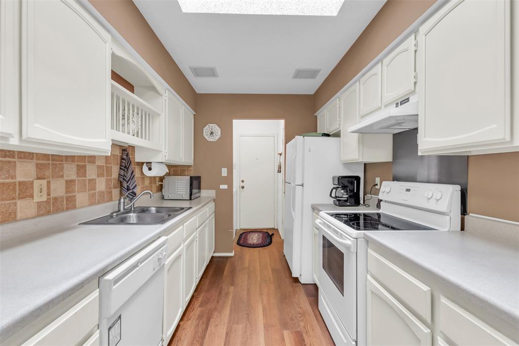 White Rock Meadows - Residential