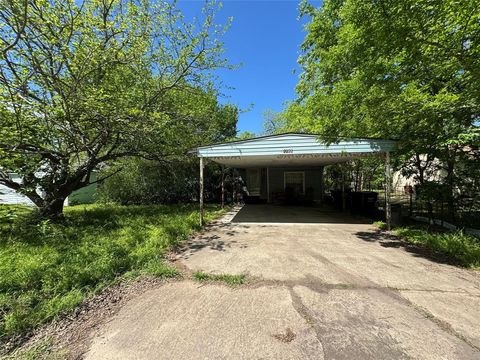 Photo of 1105 Bell Drive, Greenville, TX 75401 (MLS # 21233439)