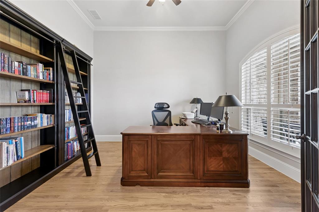 2800 Bauer Court