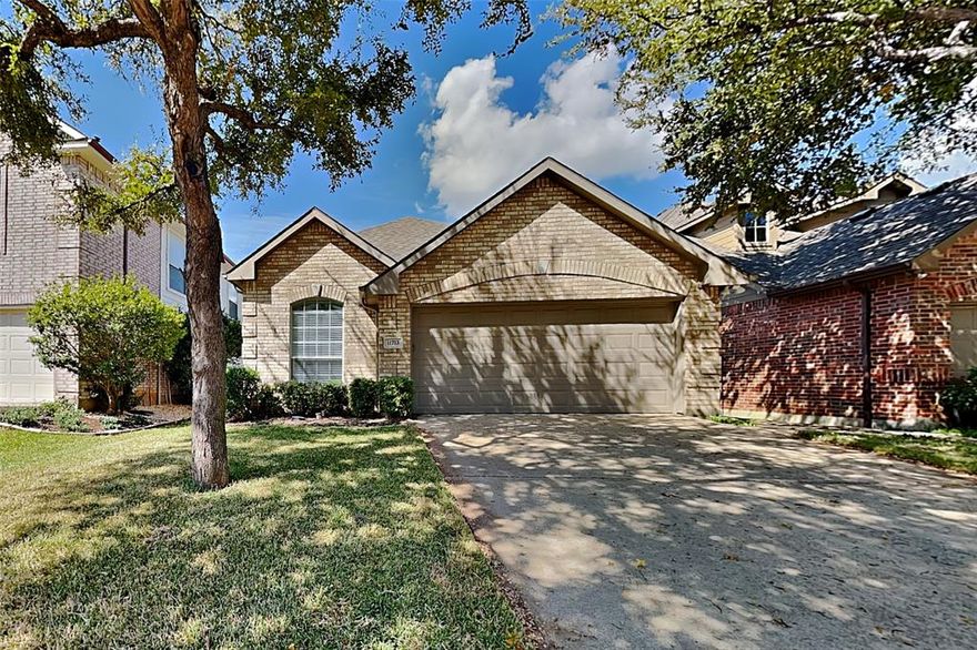 Charming 3 bed, 2 bath 1,420 sq ft home in Fort Worth! Open kitchen concept with updated counters. Primary suite with attached bathroom. Spacious backyard, great for gatherings! Pets accepted on a case by case basis. Additional admin fees apply. The Fireplace is decorative. Schedule your showing today! This home is as-is.  

This home may be located within a Homeowners Association (HOA) community. If so, residents will be responsible for adhering to all HOA rules and regulations. Please contact your agent or landlord's agent for more information.
