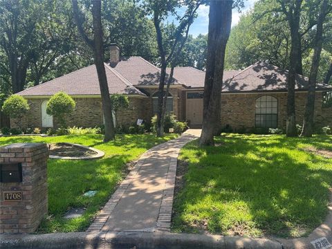 4708 El Caballero Court Arlington TX 76017