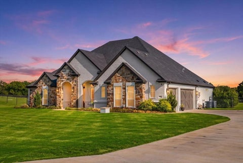 Photo of 1017 Moriah Road, Weatherford, TX 76087 (MLS # 21402120)