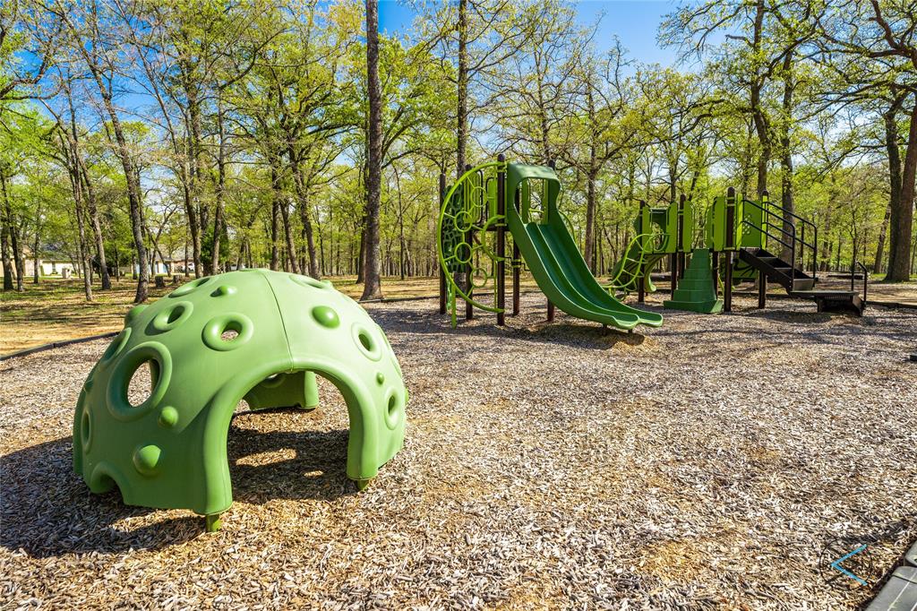 Pinnacle Club - Land