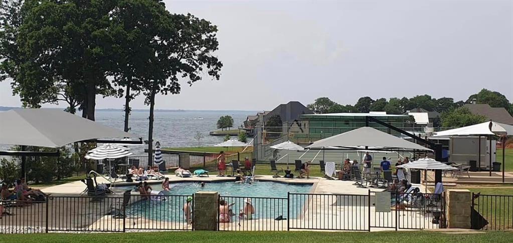 Pinnacle Club - Land