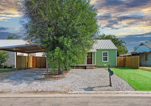 A home in Mineral Wells