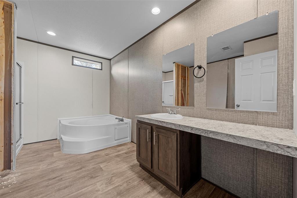 WALTON J T - Residential