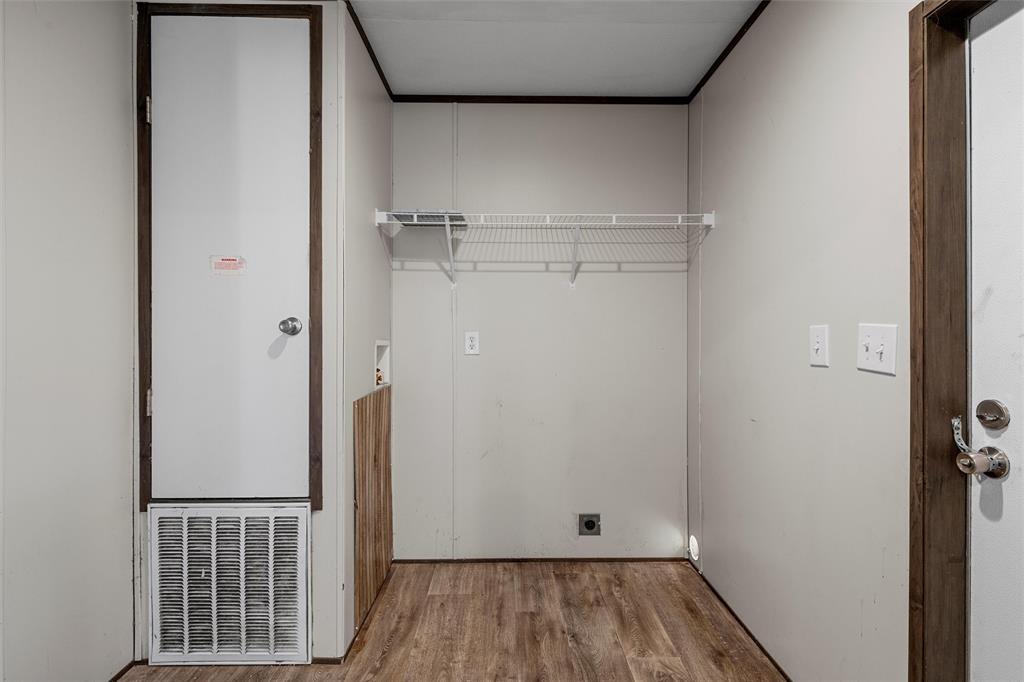 WALTON J T - Residential