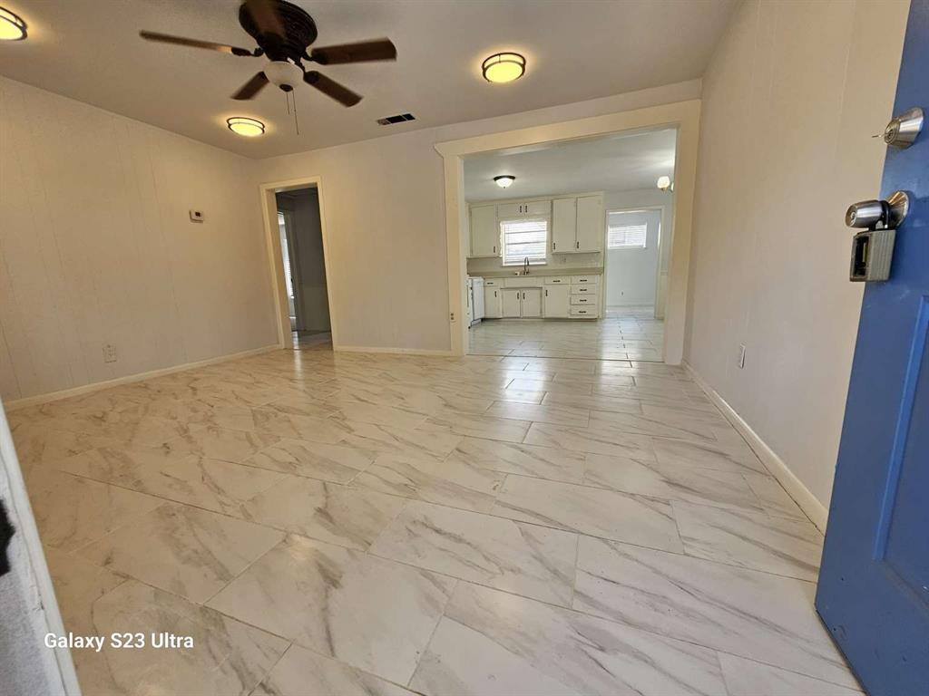 307 W Hickory Lane