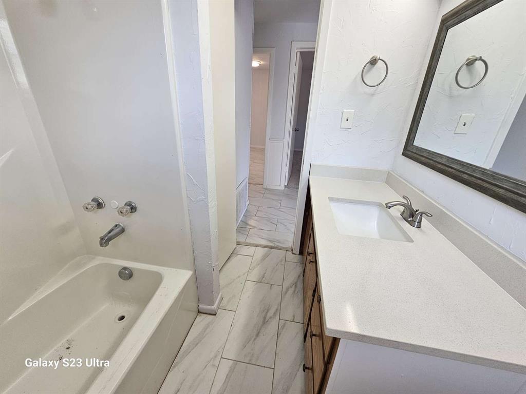 307 W Hickory Lane