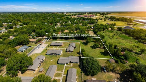 Photo of 214 Donohoo Street, Marlin, TX 76661 (MLS # 21350539)