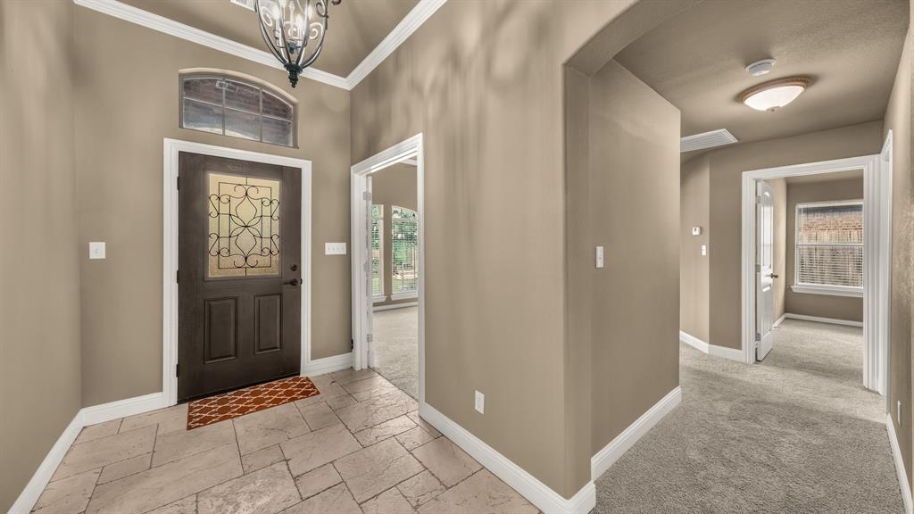 917 Thistle Hill Trail