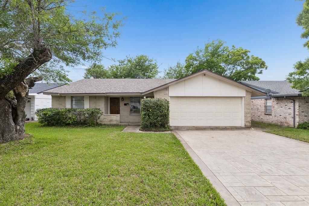 Photo of 2617 Westview Drive, Mesquite, TX 75150 (MLS # 21233460)