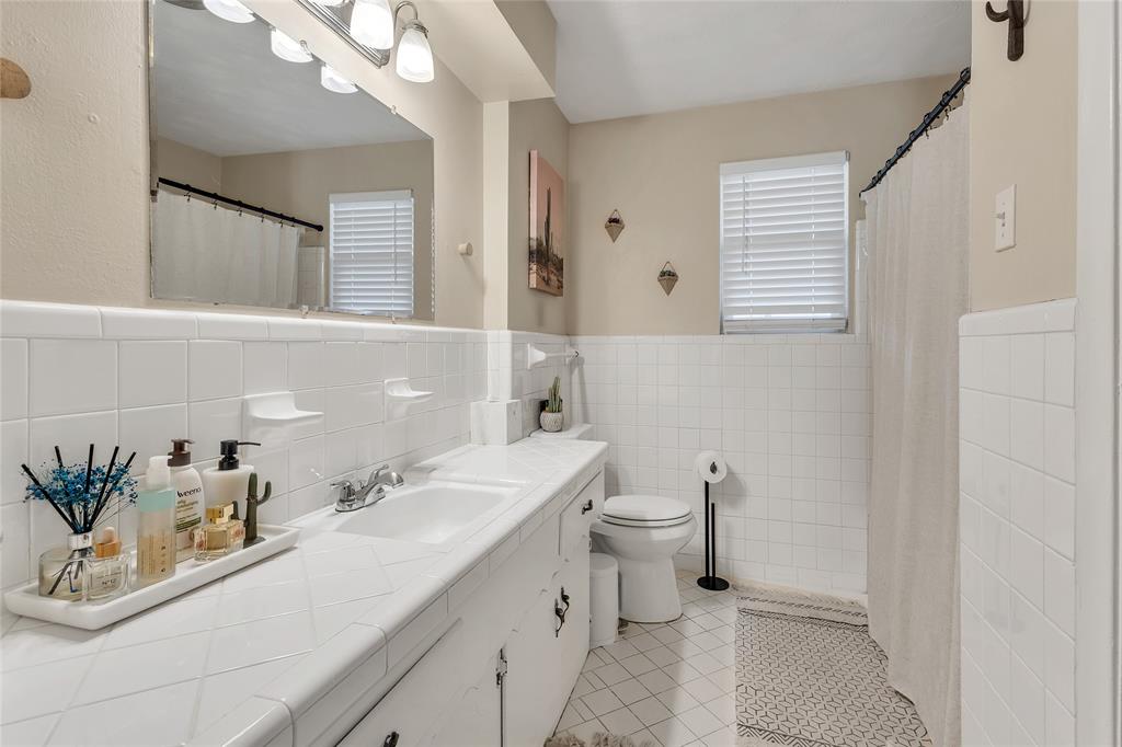 Eastwood 01 - Residential Lease