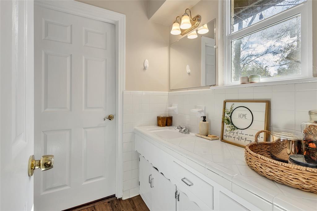 Eastwood 01 - Residential Lease