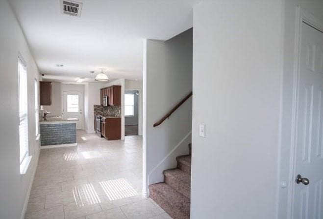 823 E College Avenue