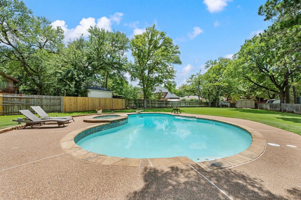 4102 Greenway Court