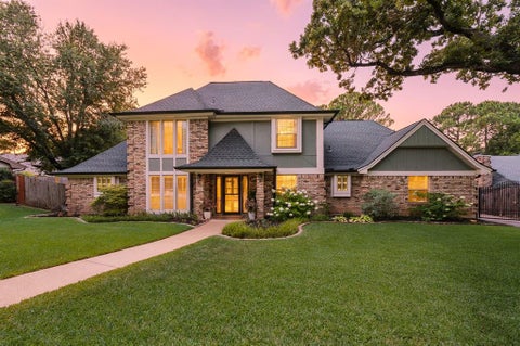 Photo of 4102 Greenway Court, Colleyville, TX 76034 (MLS # 21318378)