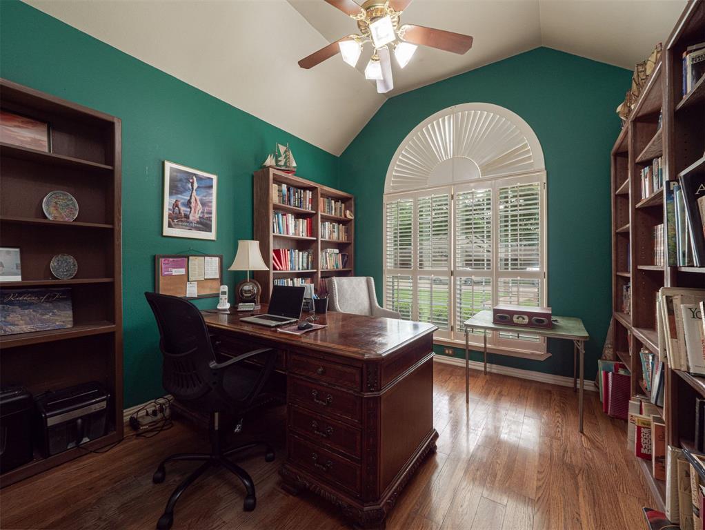 2 River Crest Court