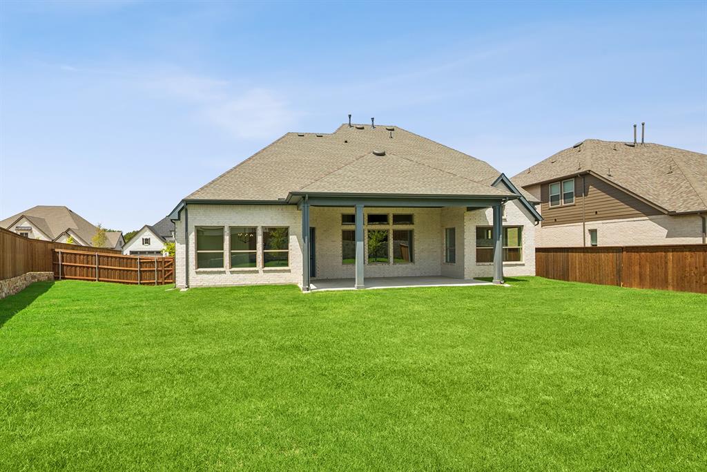1914 Holly Oak Way