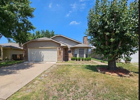 Photo of 2013 Avignon Drive, Carrollton, TX 75007 (MLS # 21422904)