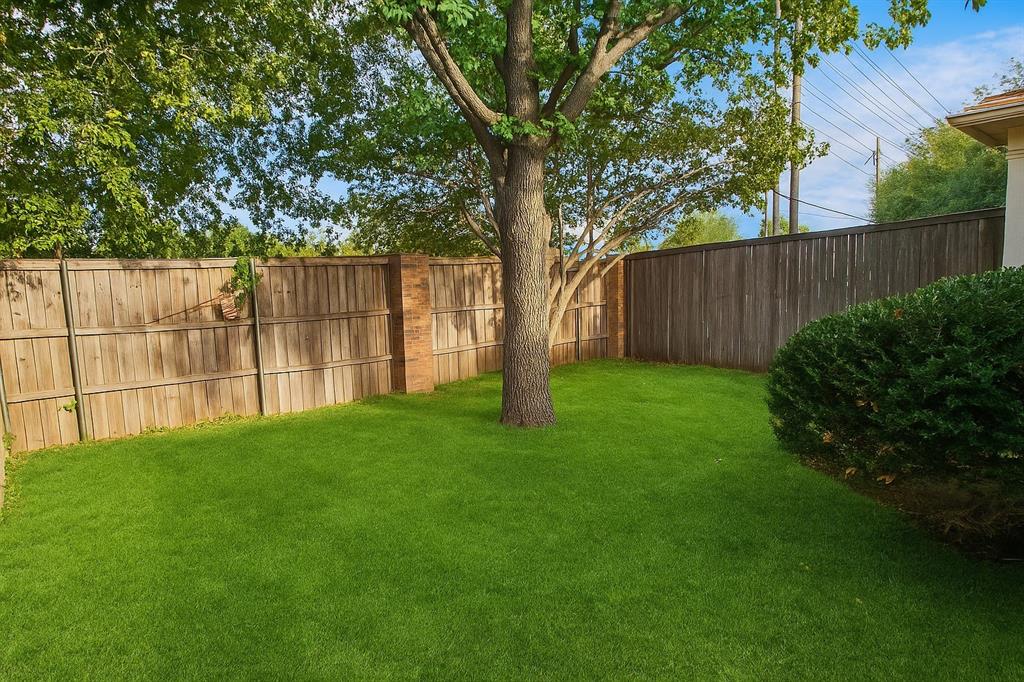 Two Worlds Broadway - Residential