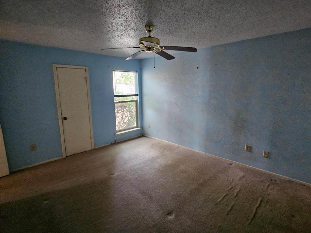 Two Worlds Broadway - Residential