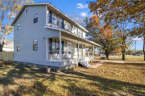 A home in Blooming Grove