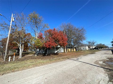 A home in Blooming Grove