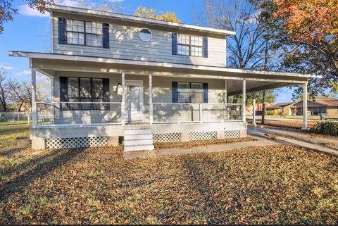 A home in Blooming Grove