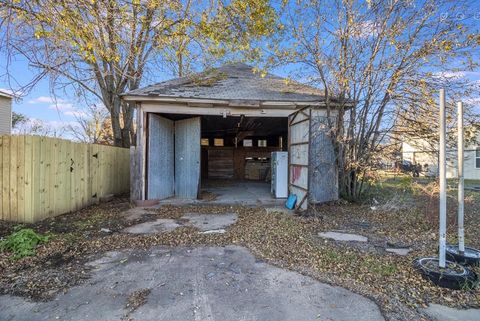 A home in Blooming Grove