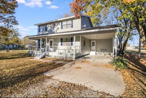 A home in Blooming Grove