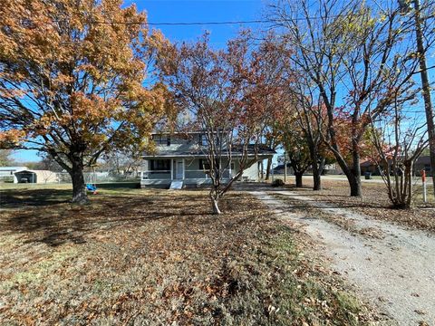 A home in Blooming Grove