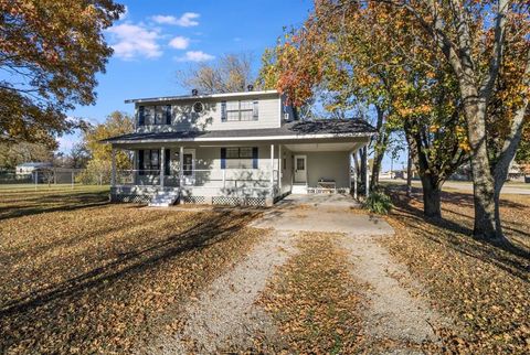 A home in Blooming Grove