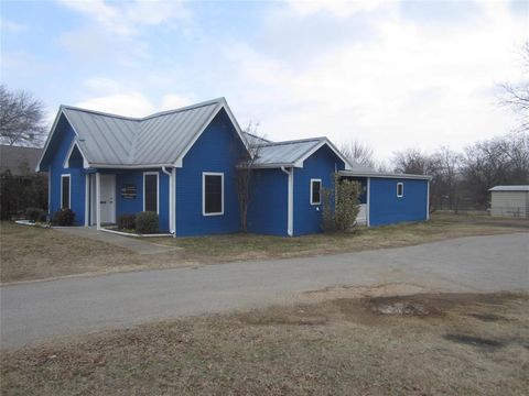 Photo of 1005 Church Street, Sulphur Springs, TX 75482 (MLS # 21166969)