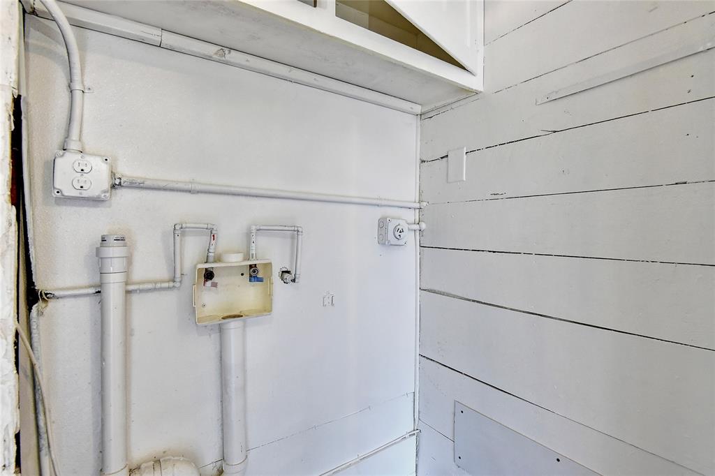 JONES & SUMMITT - Residential