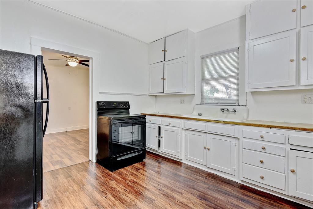 JONES & SUMMITT - Residential