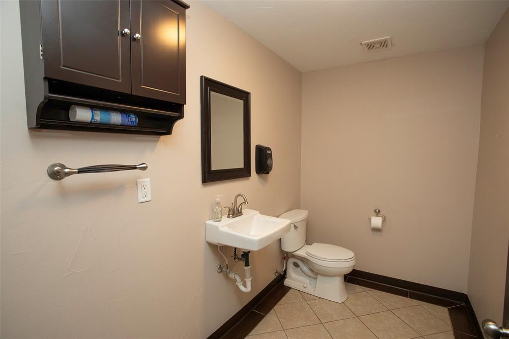 Town Graham - Commercial Sale