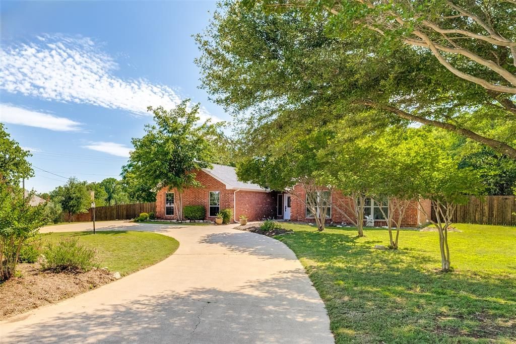 Photo of 4110 Country Lane, Granbury, TX 76048 (MLS # 21252385)