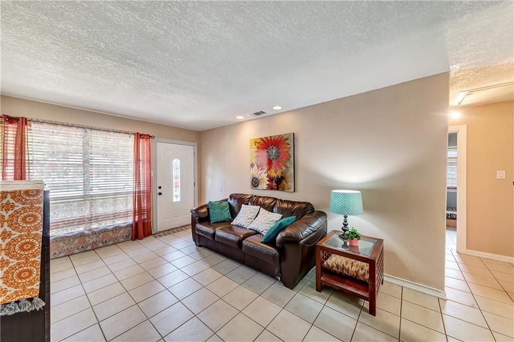 712 Ridgecrest Drive