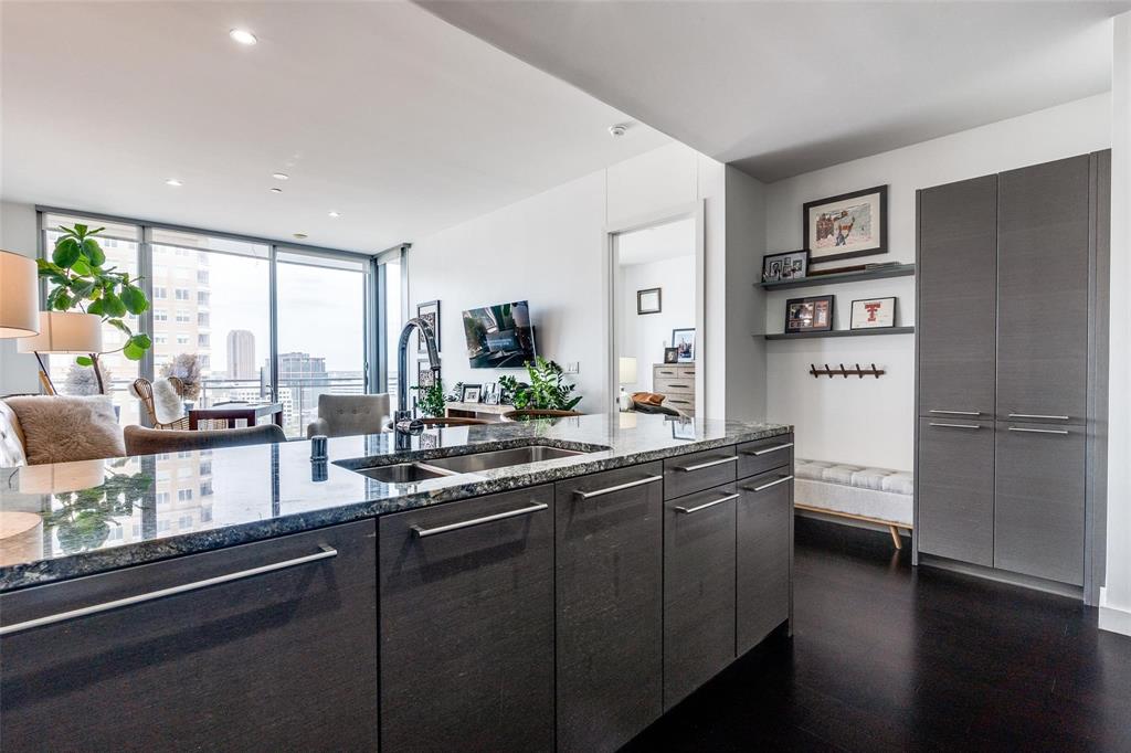 2900 McKinnon Drive 1606