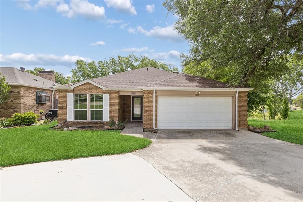 801 Country Club Place