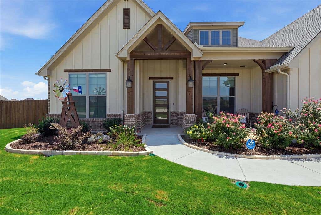Photo of 101 Howling Court, Godley, TX 76044 (MLS # 21349410)