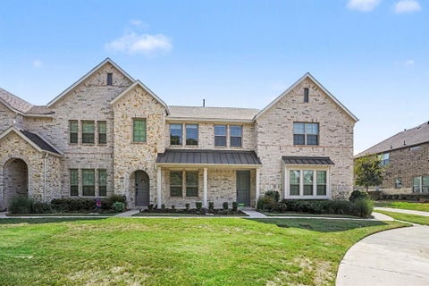 Photo of 204 Venice Avenue, Flower Mound, TX 75028 (MLS # 21394881)