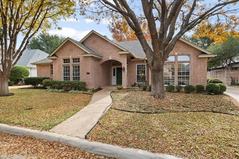 Photo of 2833 Manorwood Trail, Fort Worth, TX 76109 (MLS # 21135832)