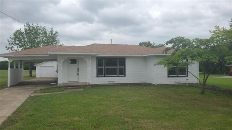 Photo of 1237 S Waco Street, Van Alstyne, TX 75495 (MLS # 21253173)