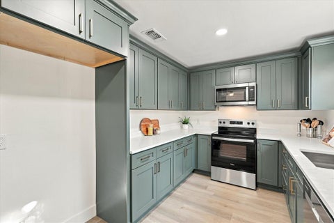 Tiny photo for 904 Dayton Road, Mansfield, TX 76063 (MLS # 21394392)
