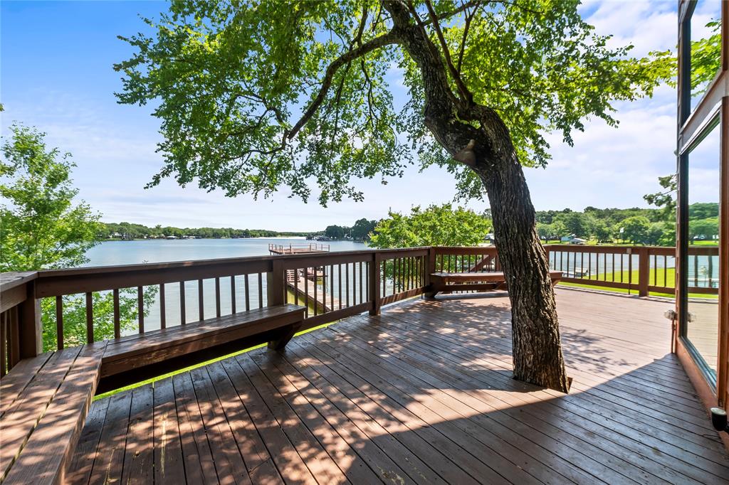 11178 Lakeside Drive