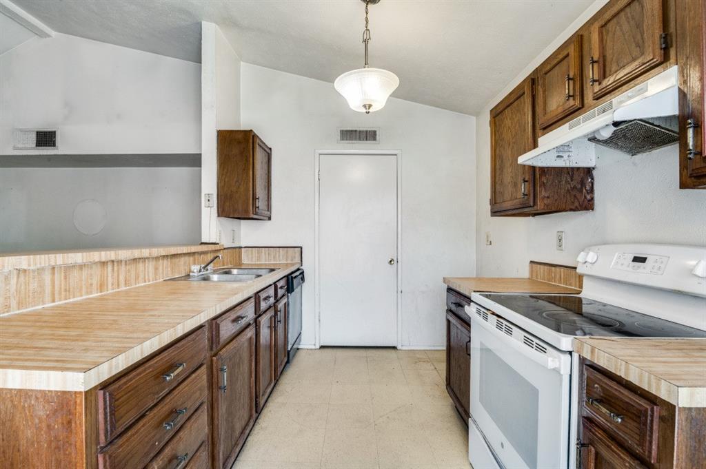 Woods 12 - Residential