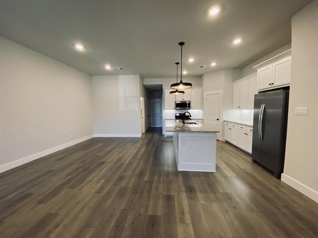 615 Cloverleaf Drive
